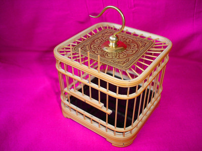 包邮:名家尤卫国带黄铜盖板,带款老竹条精致蝈蝈方笼子