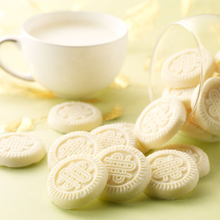 好吃的酸奶月饼内蒙古特产奶酪休闲零食品小吃中秋必备奶饼小月饼
