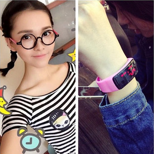 麻辣变形计关小迪崔天琪王洋同款手表女韩国时尚潮流学生手环电子