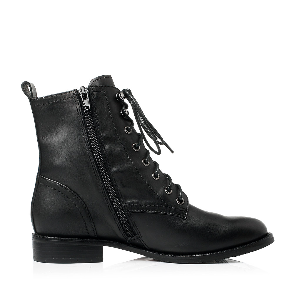 staccato/思加图秋冬女靴英伦系带女短靴9ra43dd5