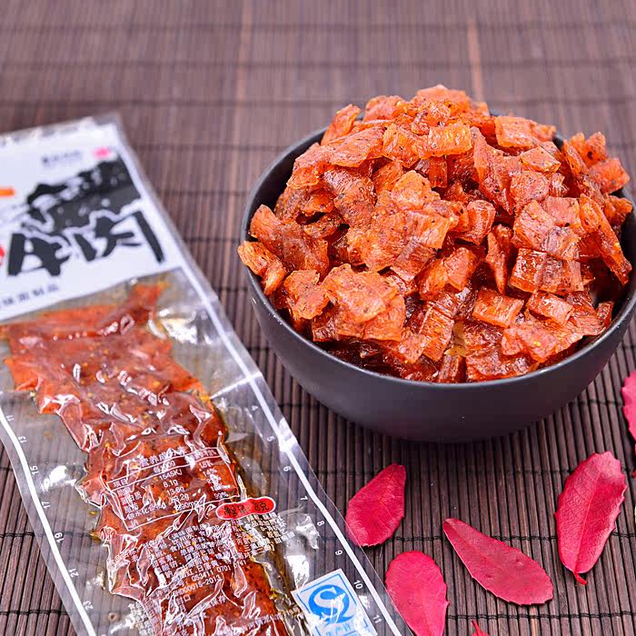 牦牛肉辣条80后儿时零食品麻辣素食小吃办公室休闲回忆辣片零食