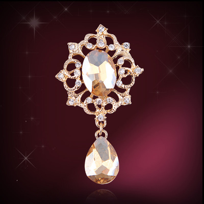 包邮韩版热销时尚手工水晶亚克力吊坠胸针女别针饰品配饰