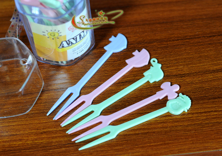 韩国进口动物水果叉 厨房创意彩色果盘签 儿童吃蛋糕安全环保叉子