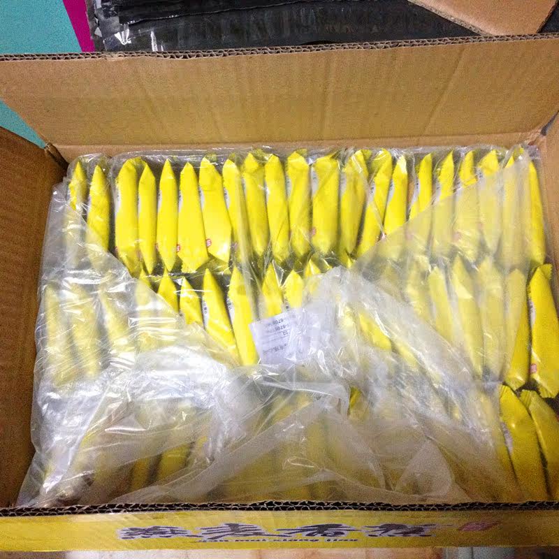 新货批发伊成燕麦香蕉薄脆饼干9.5斤四省包邮牛奶薄脆饼干零食品