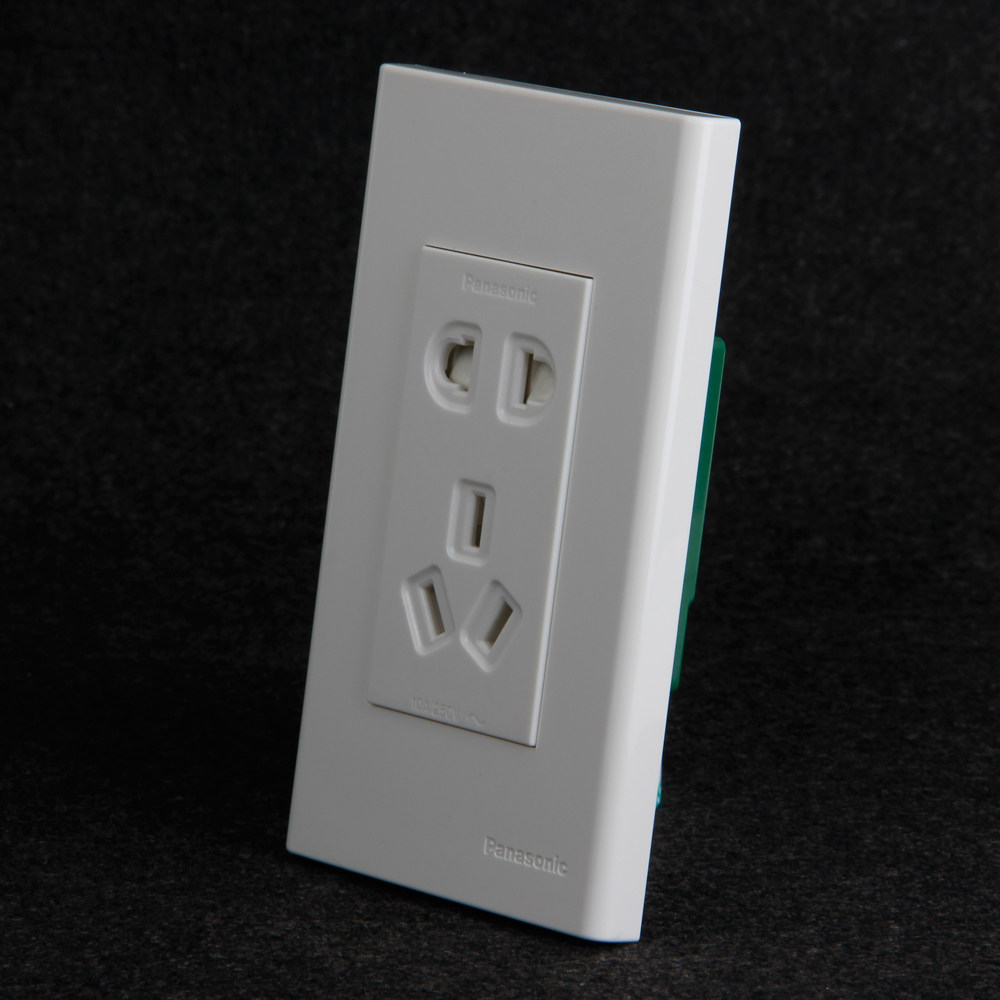 松下开关插座面板120型宏彩10a五孔插座带保护门墙壁插座 we122