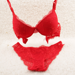 文胸 本命年红色性感蕾丝上薄下厚大红内衣文胸套装 有钱没钱都任性