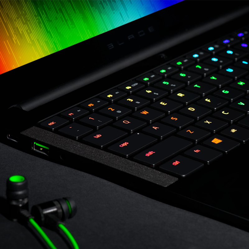 razer/雷蛇 灵刃潜行版 rz09-01682e10 轻薄游戏办公笔记本电脑