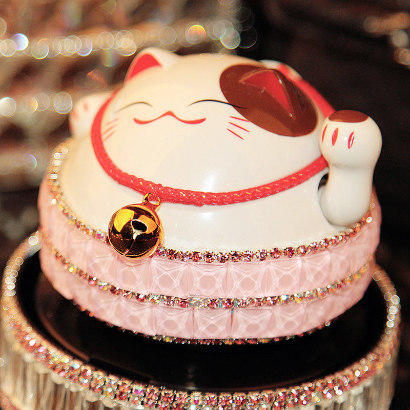 镶钻水晶招财猫汽车香水座可爱水钻车载香水高档车内用品创意摆件