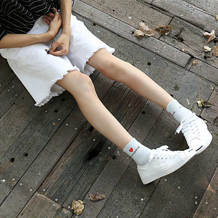 韩国ulzzang袜子女学院风原宿纯棉女袜小爱心白鞋潮流袜中筒袜子