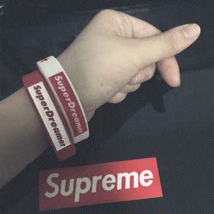 提升逼格supre死飞街拍情侣款硅胶手环黑红色运动手环滑板腕带