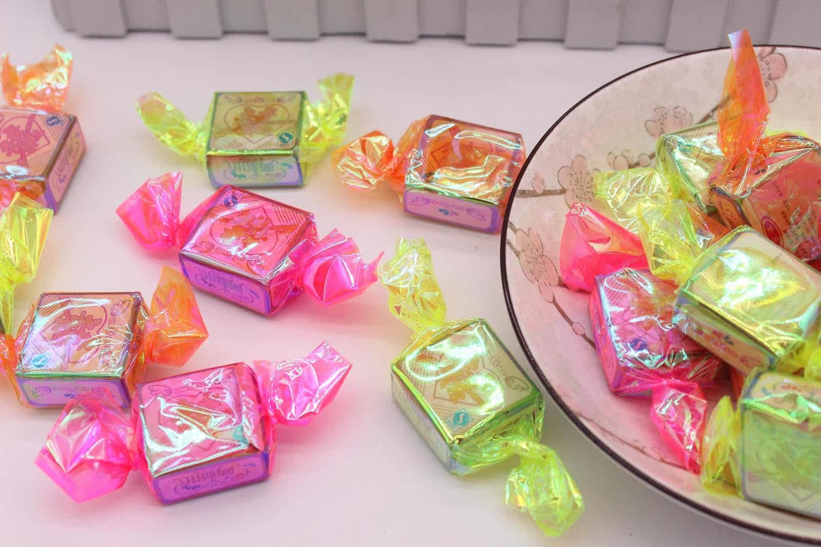 包邮双拧七彩亮纸方盒蝴蝶结扎花软糖婚庆喜糖果散装500g人气推荐