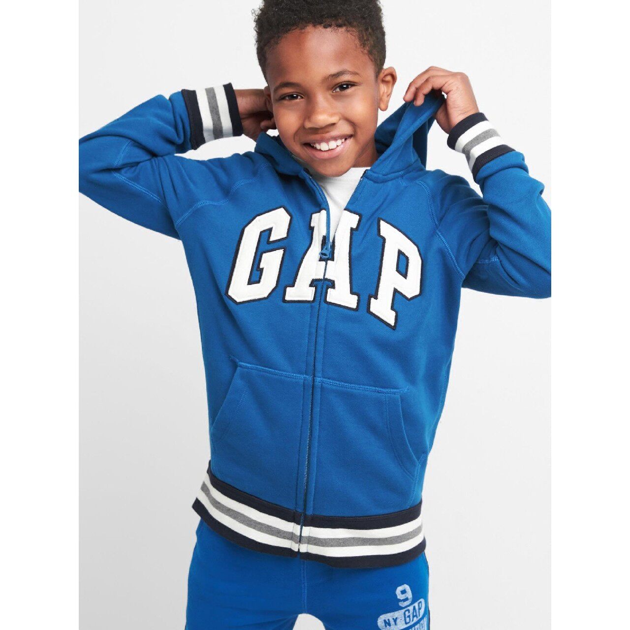gap男童 徽标系列拉链连帽卫衣 时尚舒适上衣880037 w