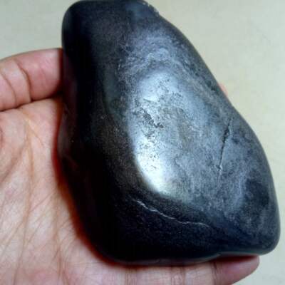 264g墨玉籽料原石 天然新疆和田玉籽玉 黑如墨无修白底墨玉作料