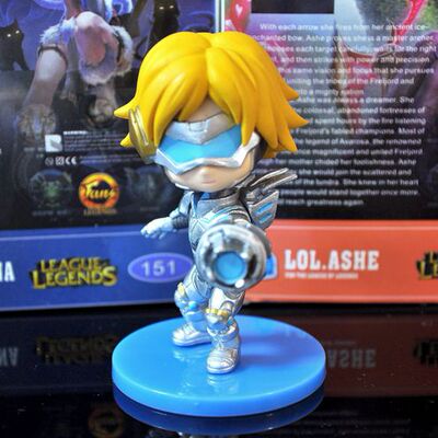 包邮|英雄联盟lol未来战士探险家伊泽瑞尔ez手办模型公仔玩偶现货