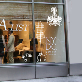 服装店店铺橱窗玻璃贴画 卖包包店商场创意装饰 美女摩登墙贴纸