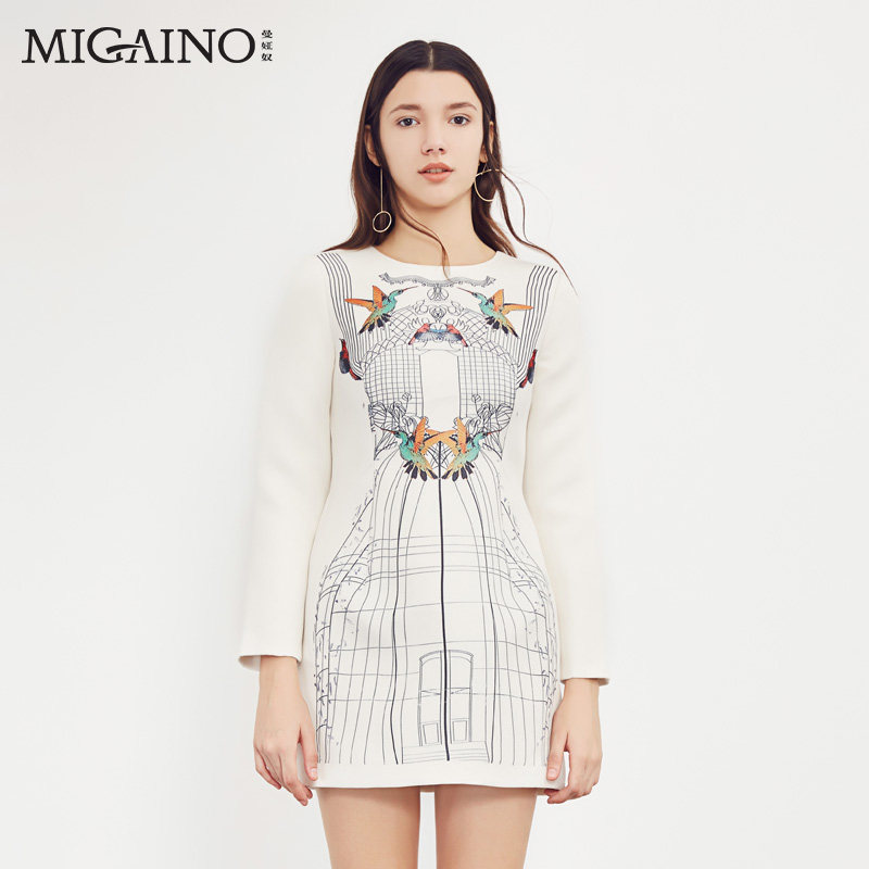 migaino/曼娅奴旗舰店秋装女装时尚印花宽松圆领秋款连衣裙
