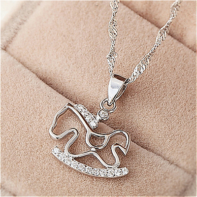 追银族 小木马 s925银可爱吊坠项链女短锁骨配饰品韩版时尚气质